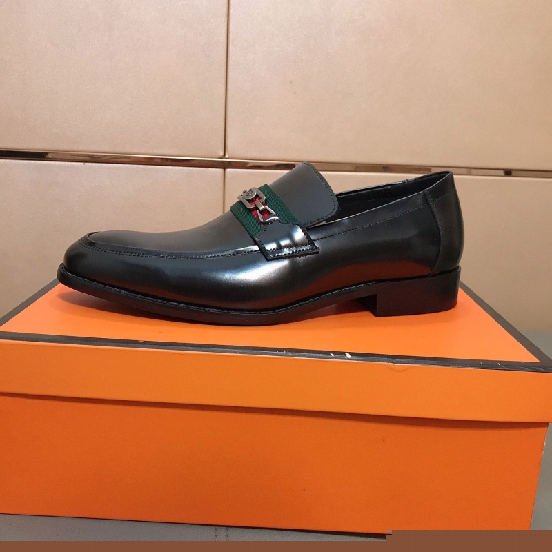 G*u*i leather shoes